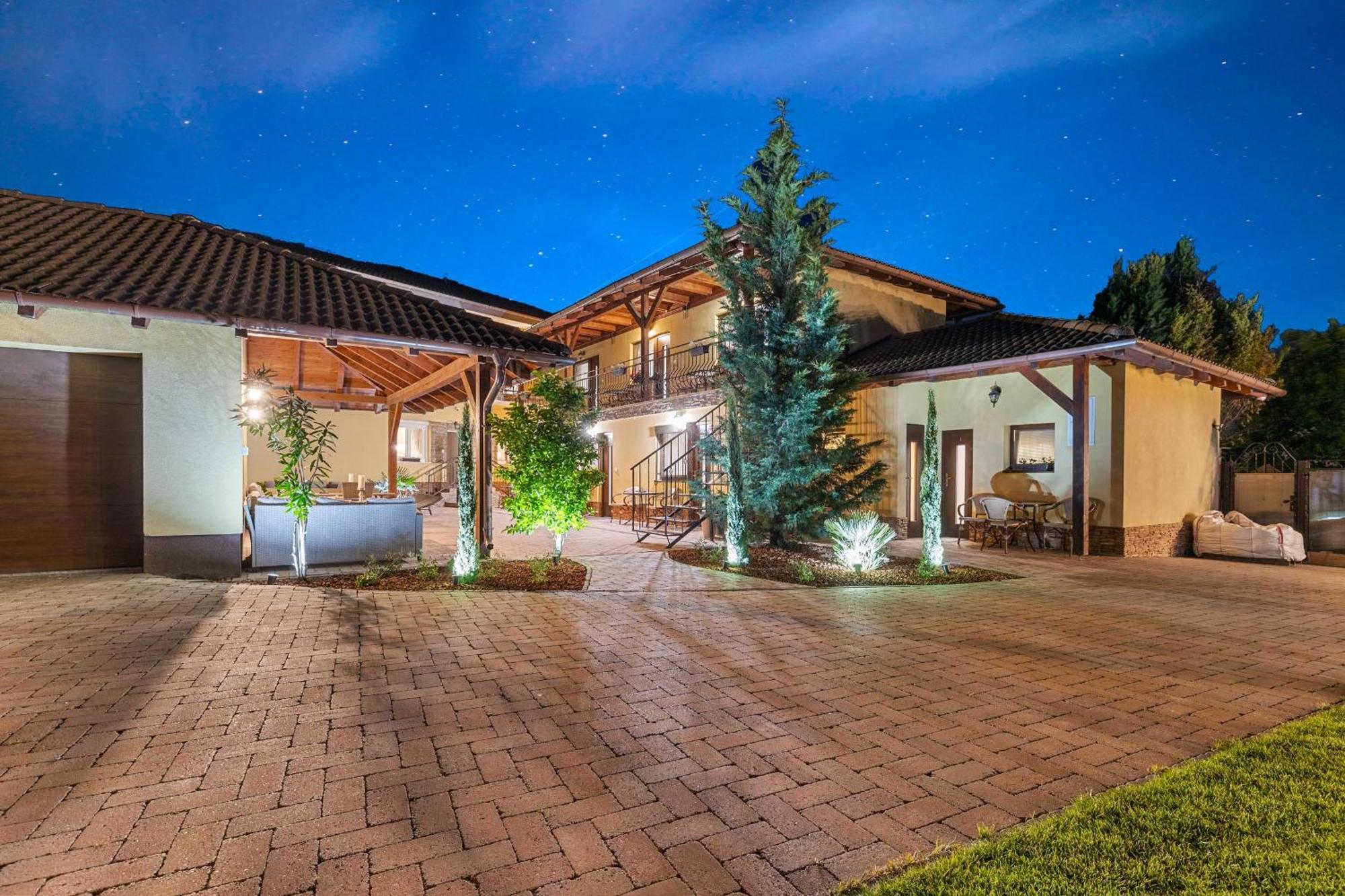 Penzión Heléné Veľký Meder Exterior foto